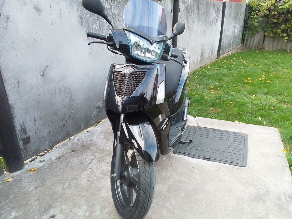 Продам скутер KUMCO 125 інжектор