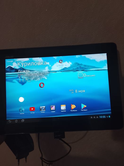 Планшет  Асус диагональ 10,металічний корпус