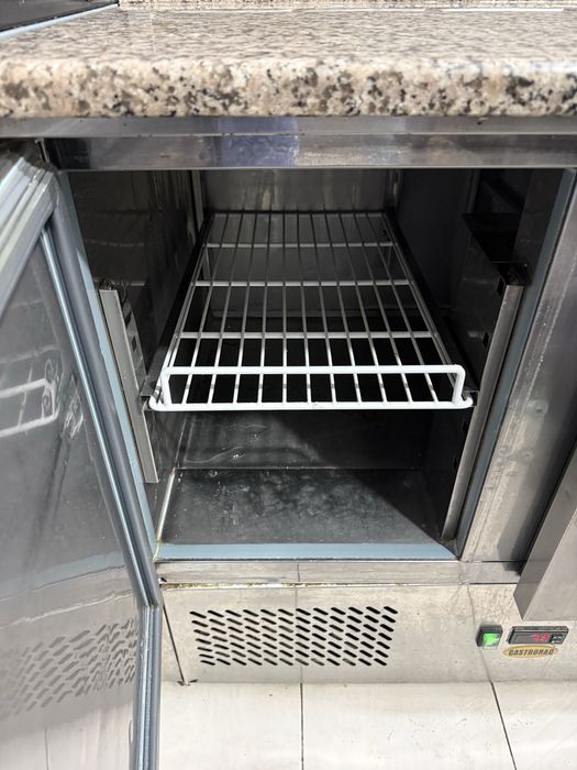 Стіл для піци, саладета