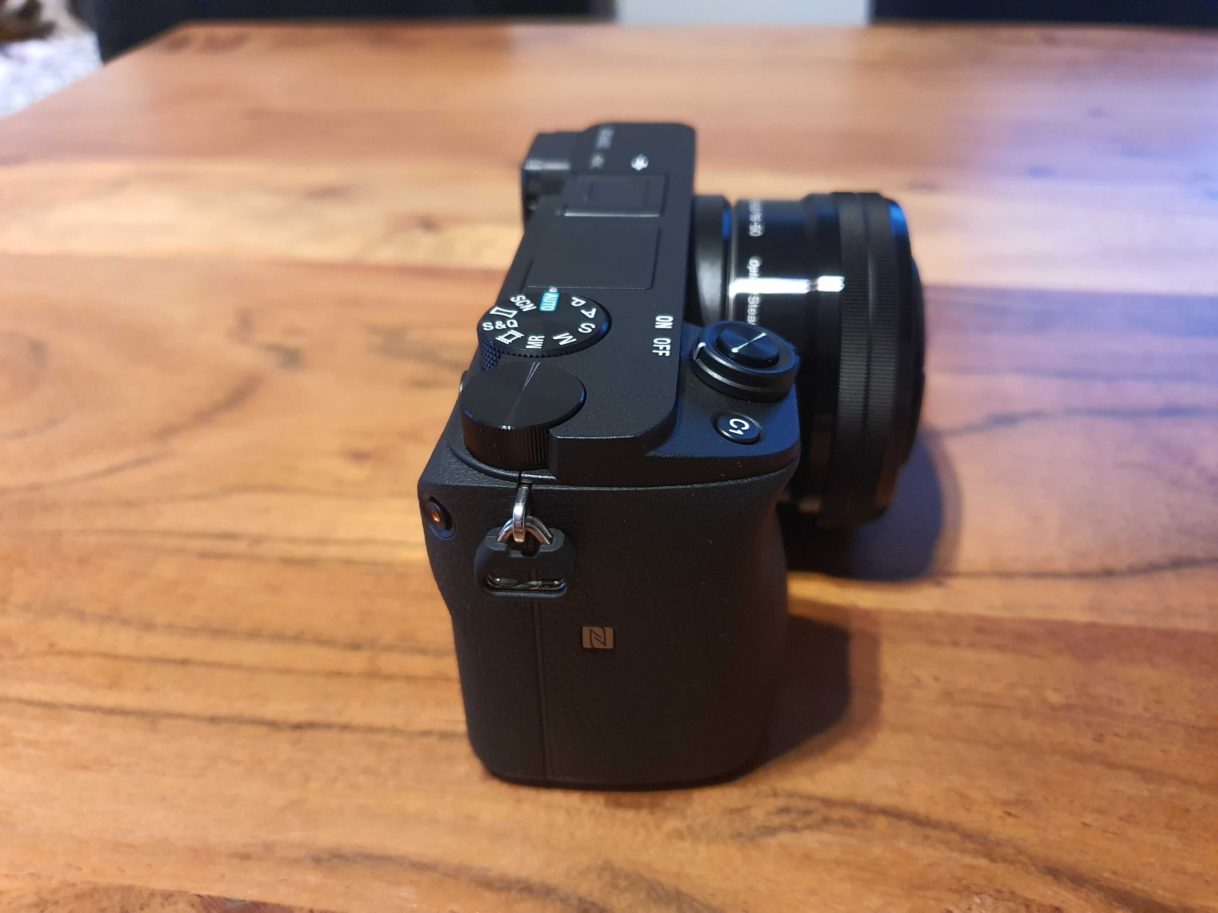 Sony A6400 + Obiektyw 16-50mm – Stan idealny! Zrobił tylko 16 zdjęć !