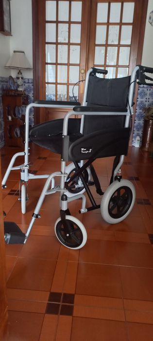 Vendo cadeira de rodas ultra leve