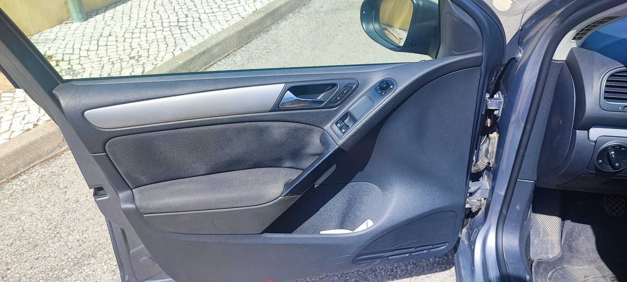 Volkswagen Golf VI  1.6 Tdi 90 cv