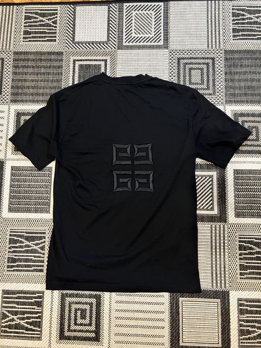 Футболка Givenchy