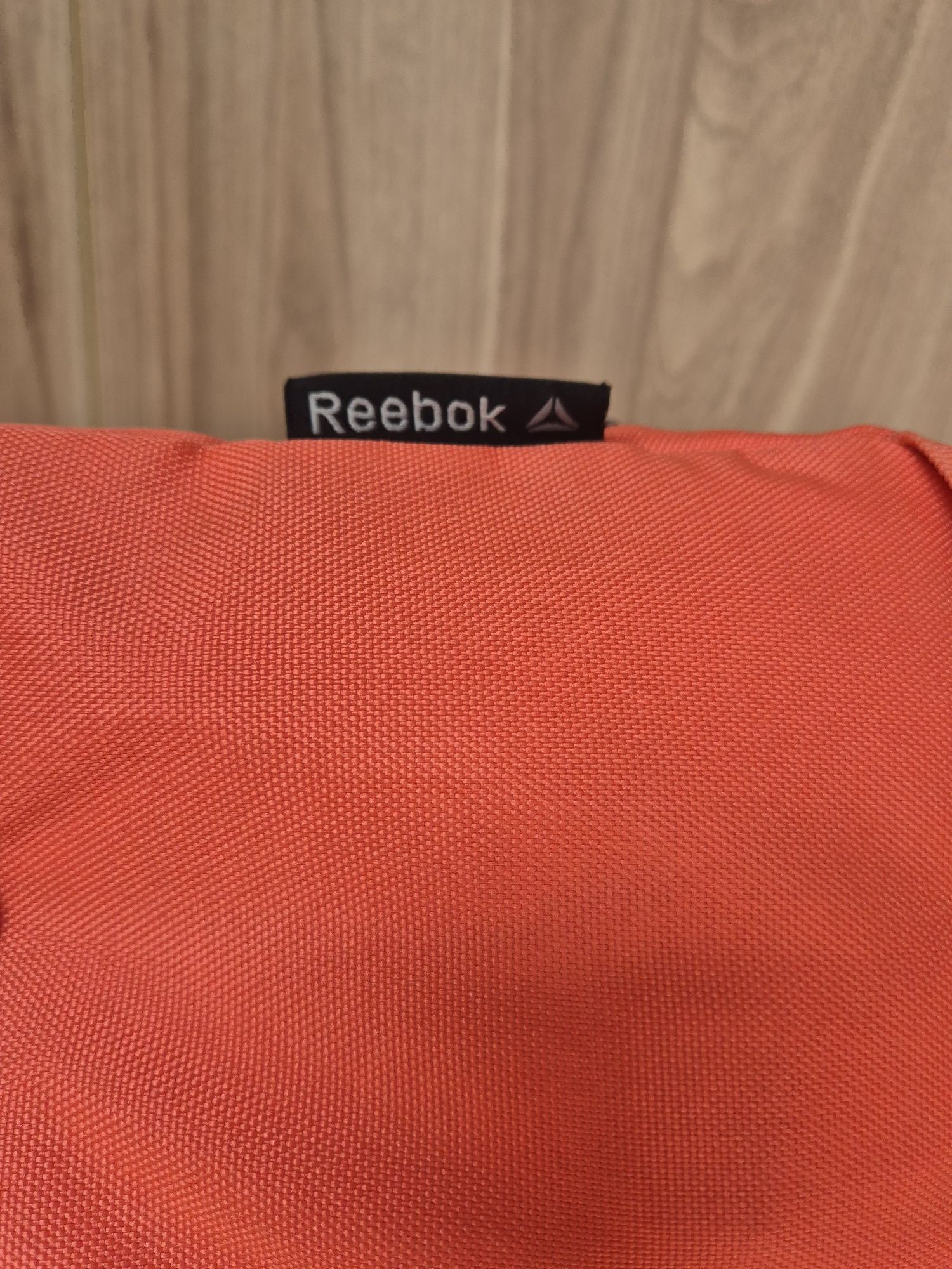 Torebka sportowa Reebok typu listonoszka