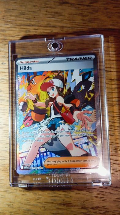 Hilda IR z serii Scarlet&Violet White Flare