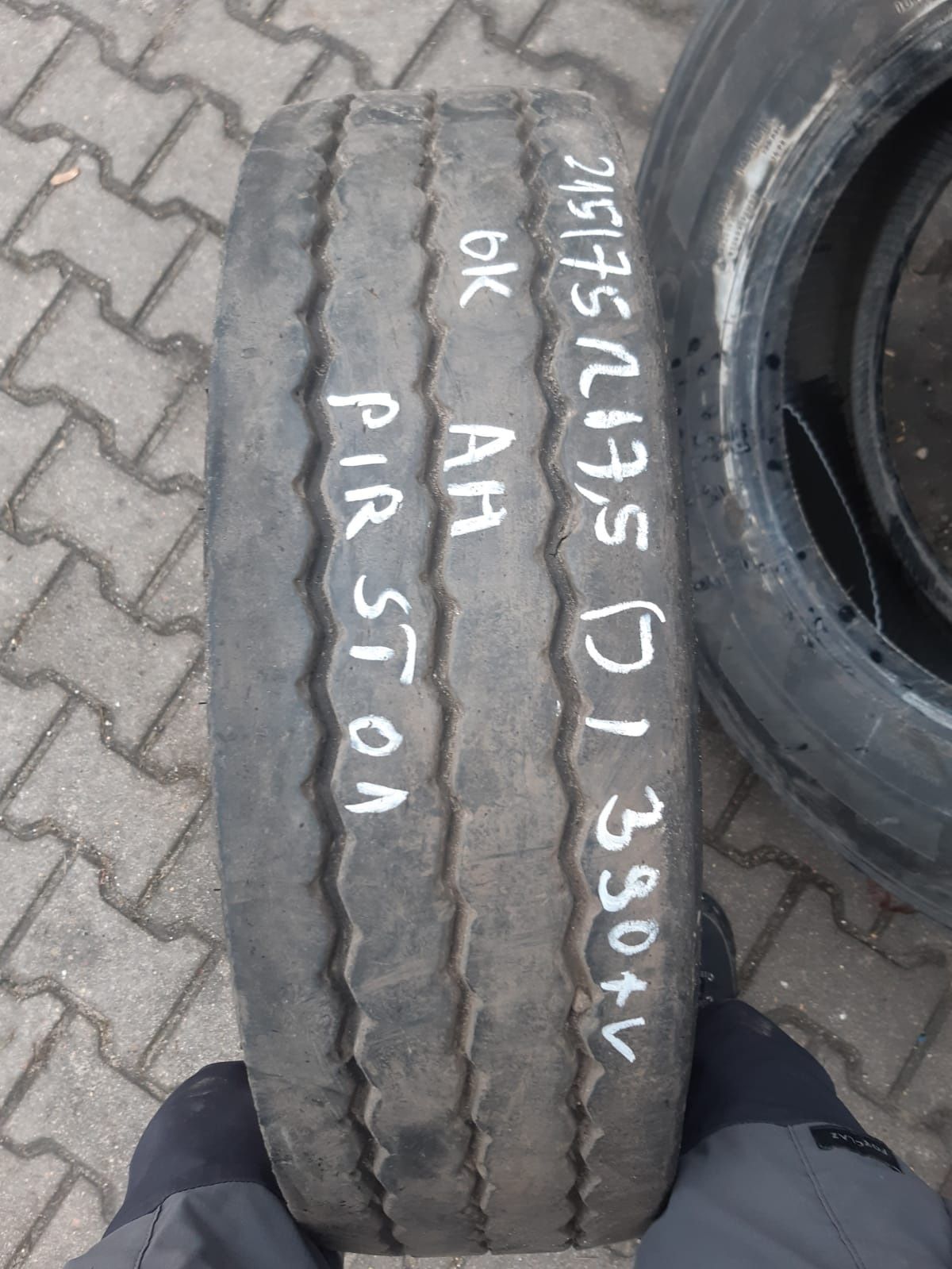 Opona 215/75R17.5 J Pirelli