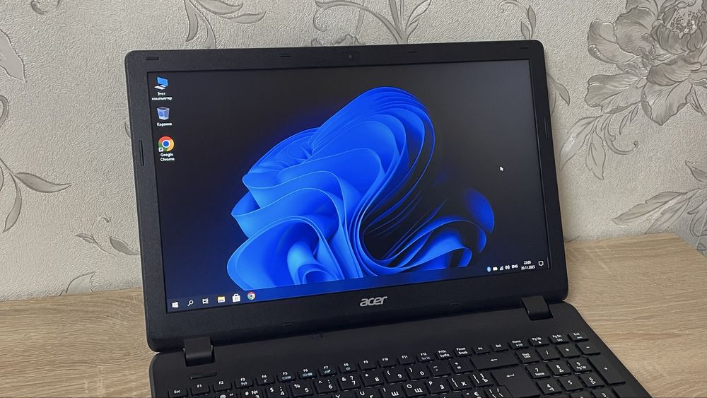 Ноутбук Acer Aspire ES1 / 8 GB RAM / SSD / 3 год. акб / Ідеал