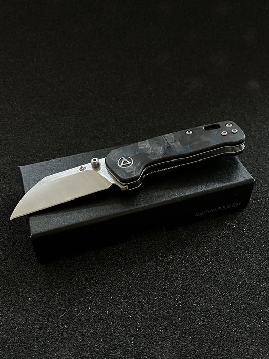 Nóż QSP Penguin Mini Carbon G10