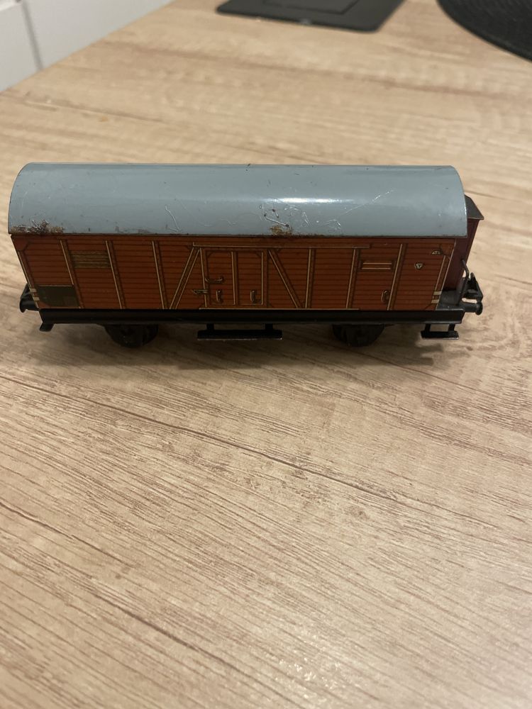 Dwuosiowy wagon Trix HO