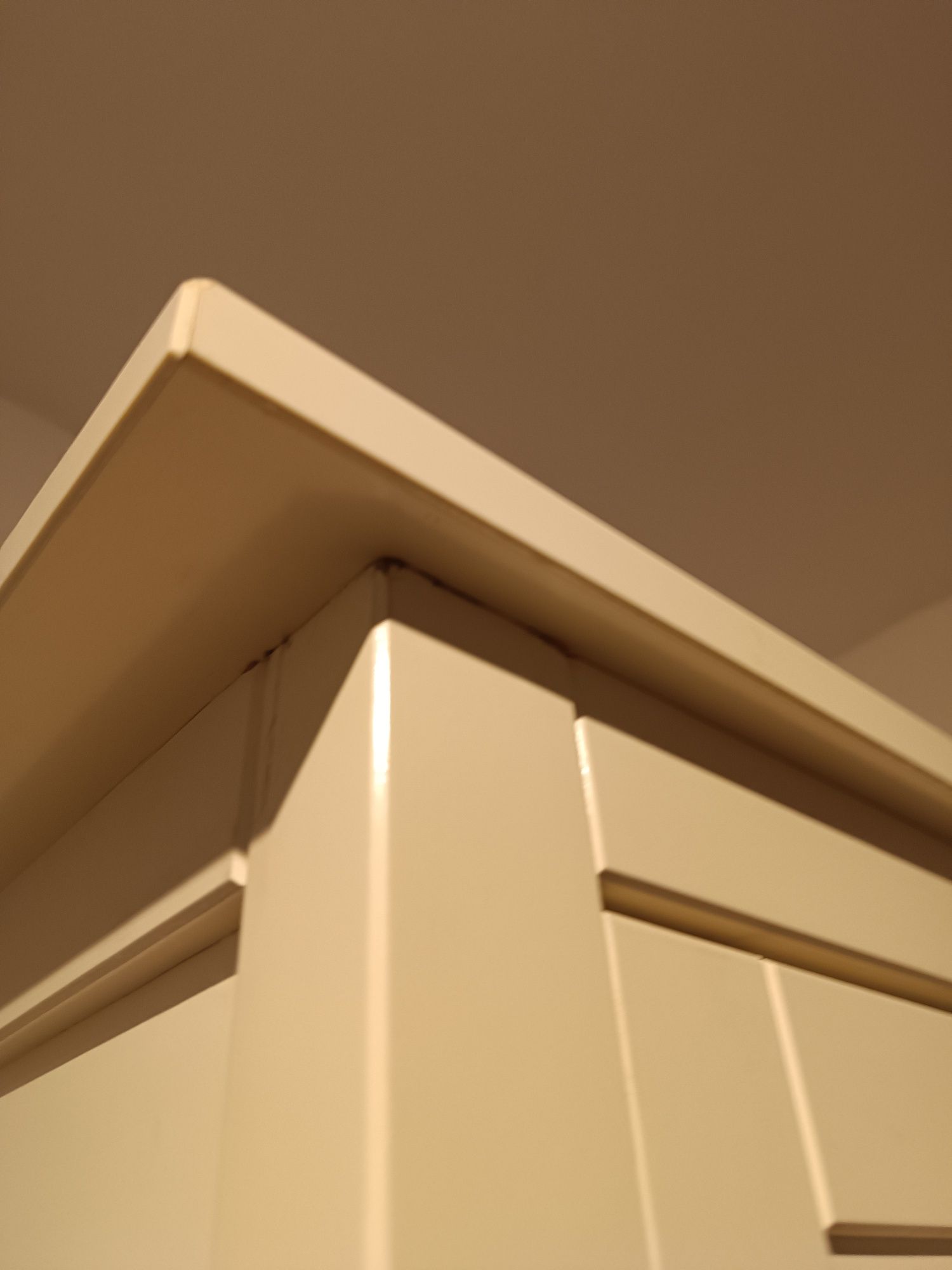 Szafa biała Ikea