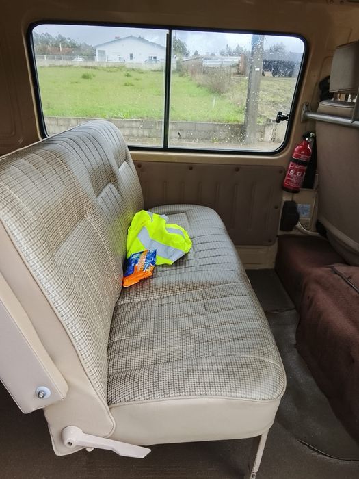 Toyota hiace 6 lugares mista