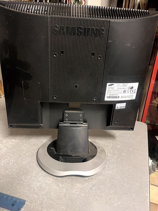 Монитор 17" Samsung 710N MJ17ASKS Серебристый