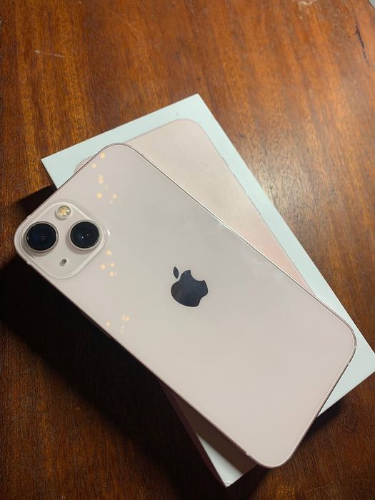 Продам iPhone 13