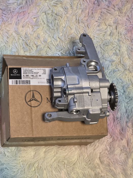 Масляный насос Mercedes OM642 • A6421801660 • Новый • Оригинал Германи
