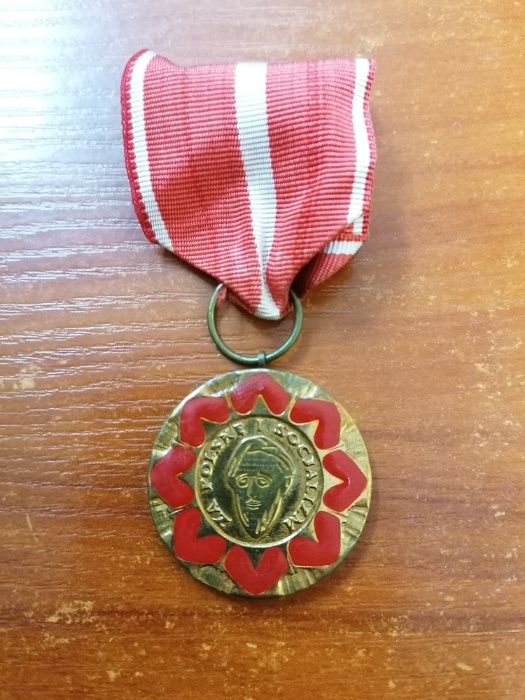 Odznaczenie Medal Odznaka Za Polskę i Socjalizm ZŁOTA Ludwik Waryński