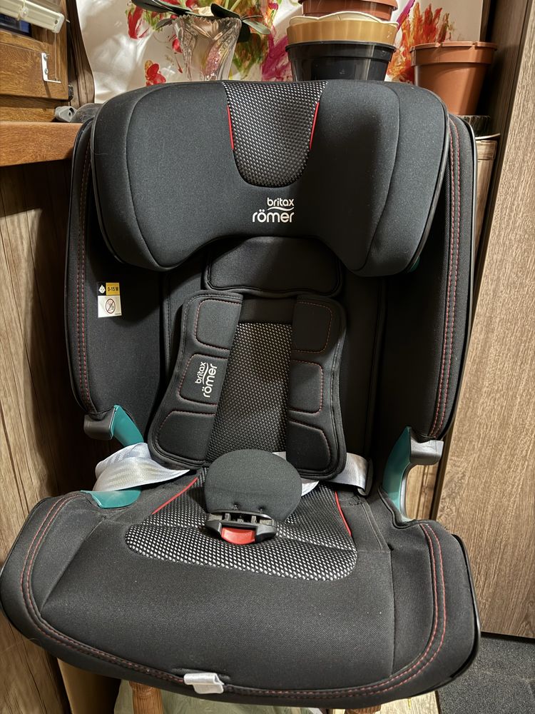 Продам автокрісло britax romer advansafix i size 76- 150 см.