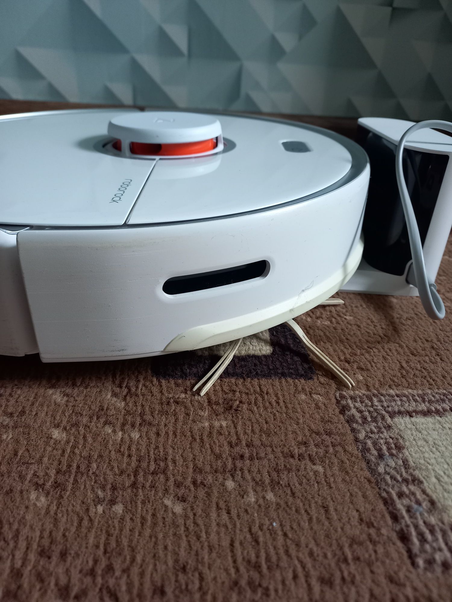 Продам робот пылесос RoboRocx S5