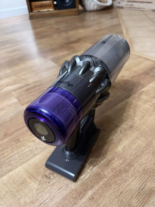 Odkurzacz pionowy dyson v11