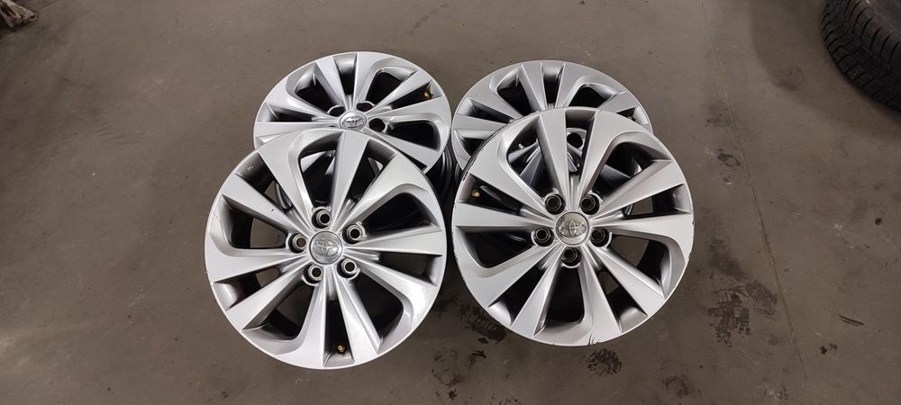 Felgi Toyota Corolla, Avensis 5x114.3 R17 x 7J ET50