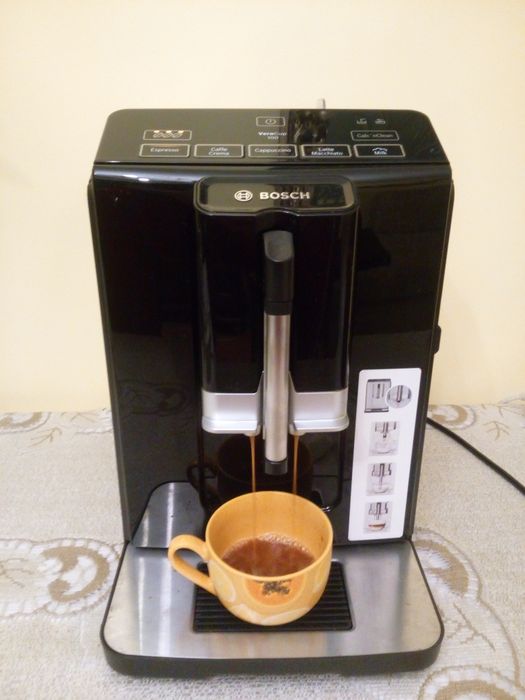 Automatyczny ekspres ciśnieniowy Bosch Vero Cup 300 Ekspres do kawy
