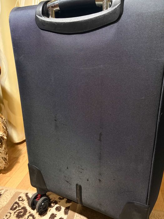 Валіза на колесах.