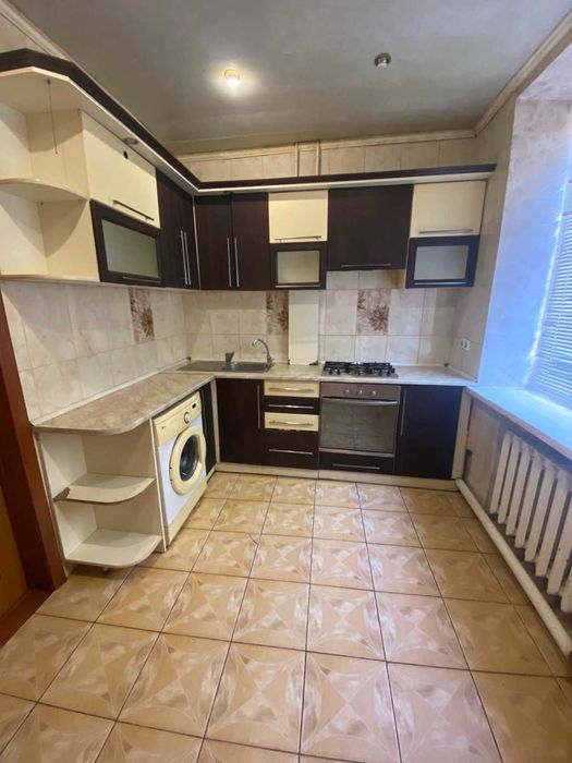 продам 2-х кімнатну квартиру на Червоной