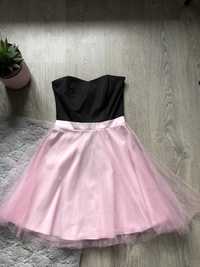 Rożowa tiulowa sukienka