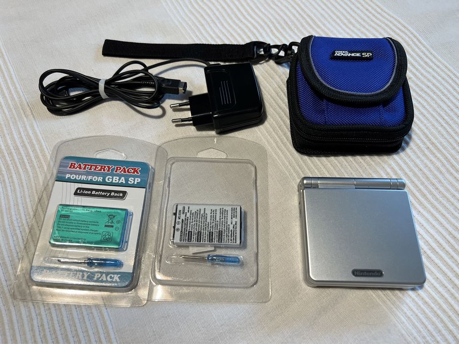 Nintendo Game Boy Advance SP idealne, dodatki