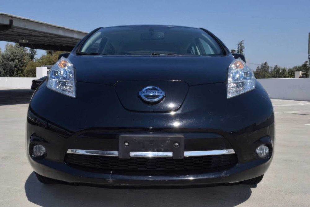 Nissan LEAF      2015