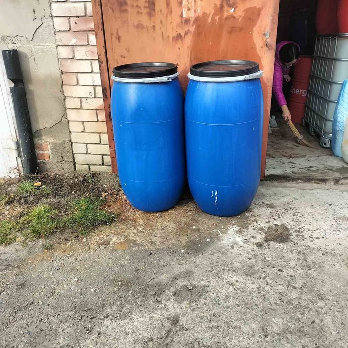 Продам бочки на 170л бу пластикові  під капусту воду клюкву тощо