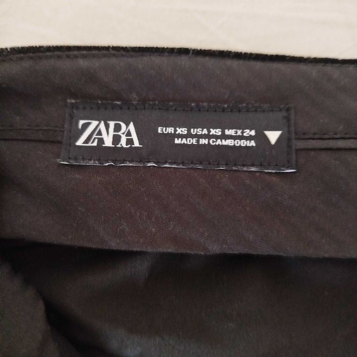 Calça ZARA em veludo preto XS
