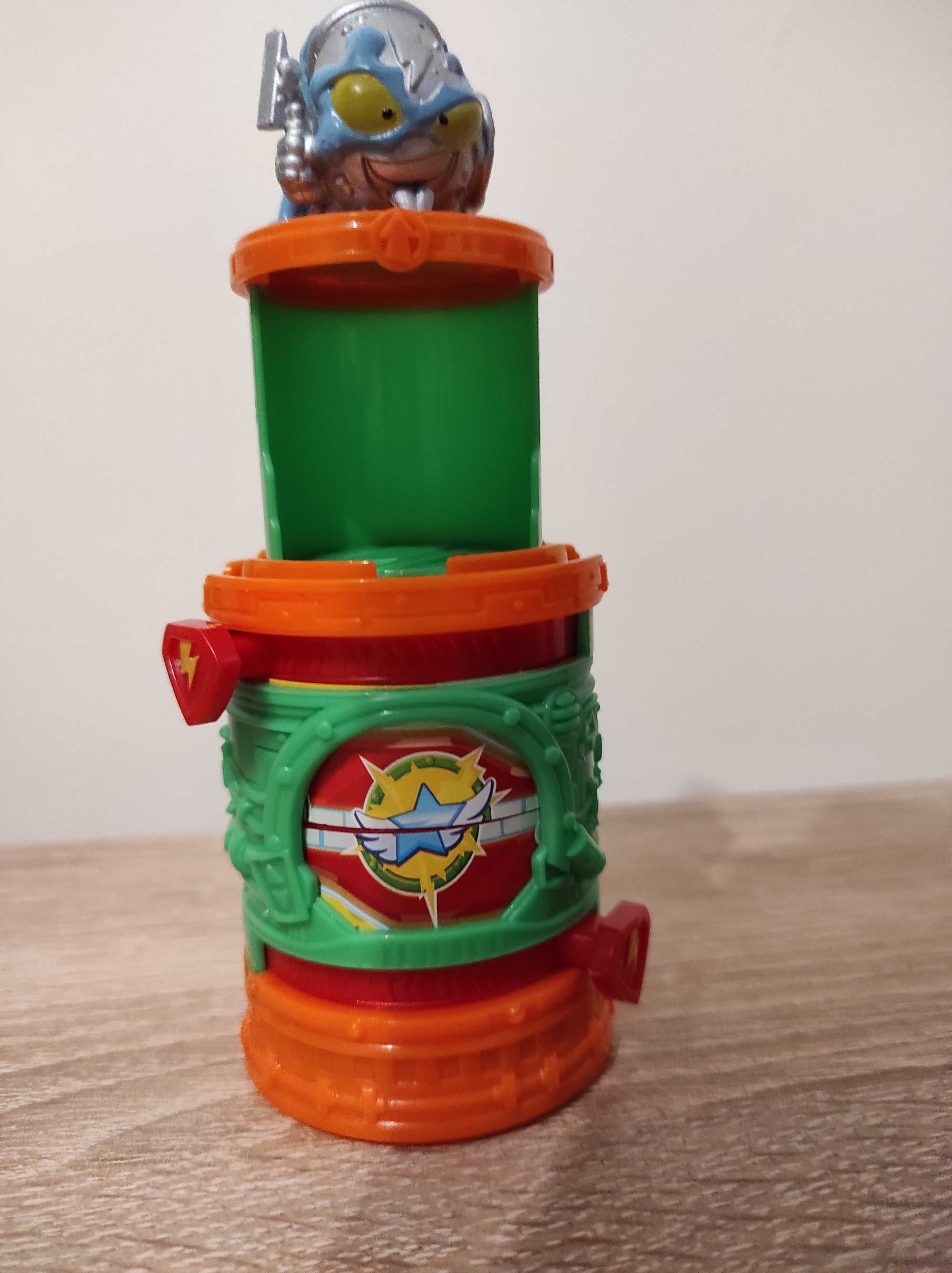 Super Things, betoniarka srebrna , kryjówka