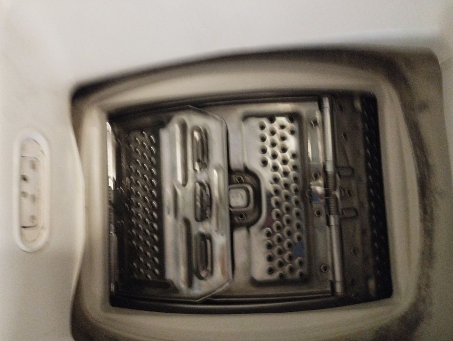 Продам стиральную машинку на запчасти