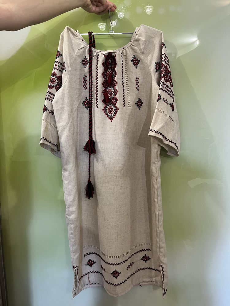 Льняна сукня-вишиванка
