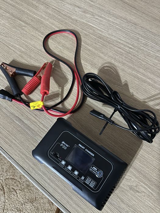 Зарядний пристрій HYTEC P20