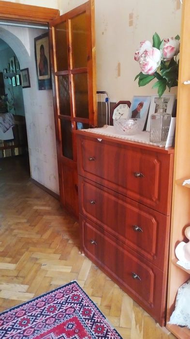 Продается 2-х комнатная Голосеевский район метро Голосеевская