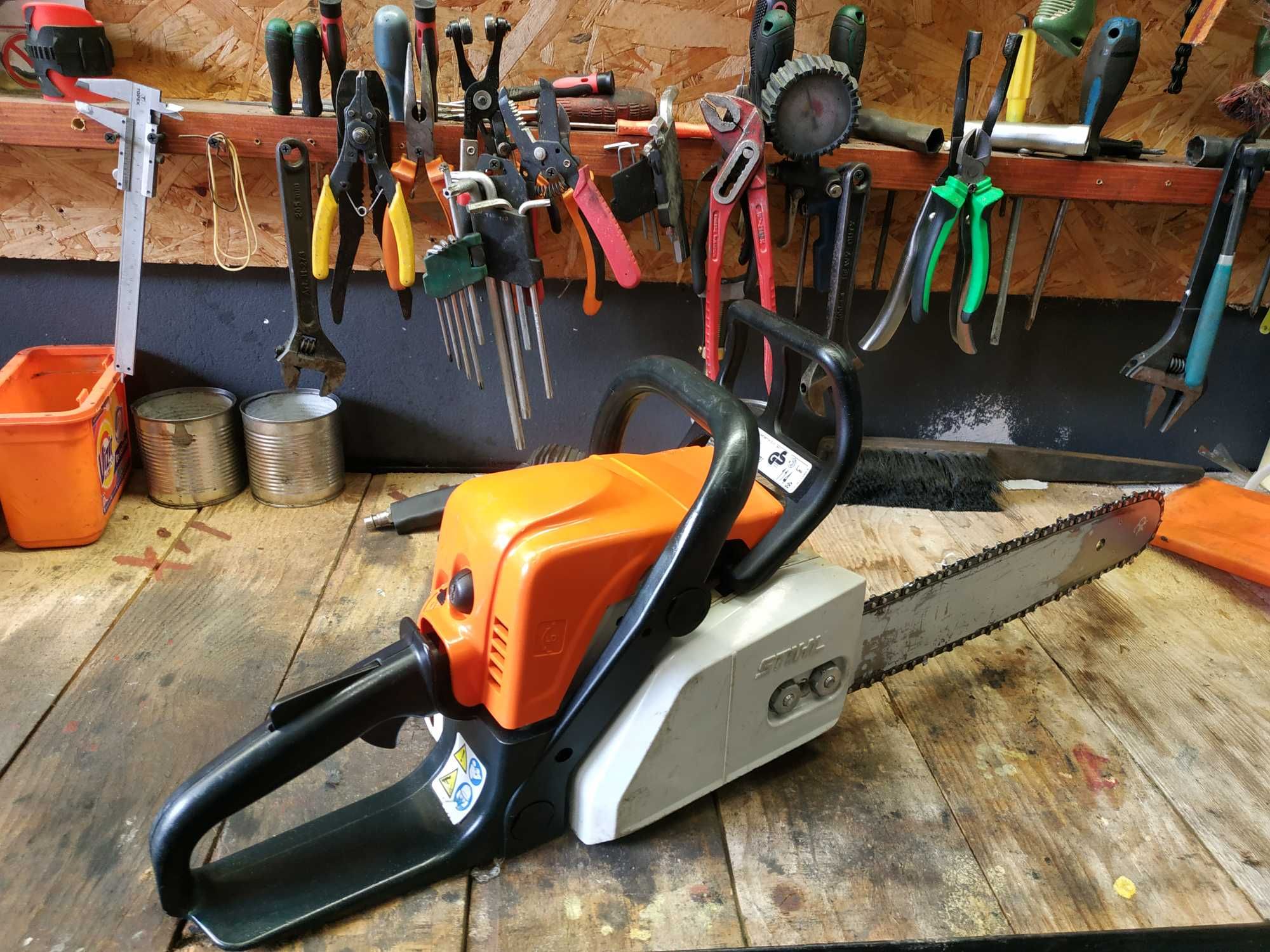 Piła spalinowa Stihl MS 180 – sprawna, gotowa do pracy