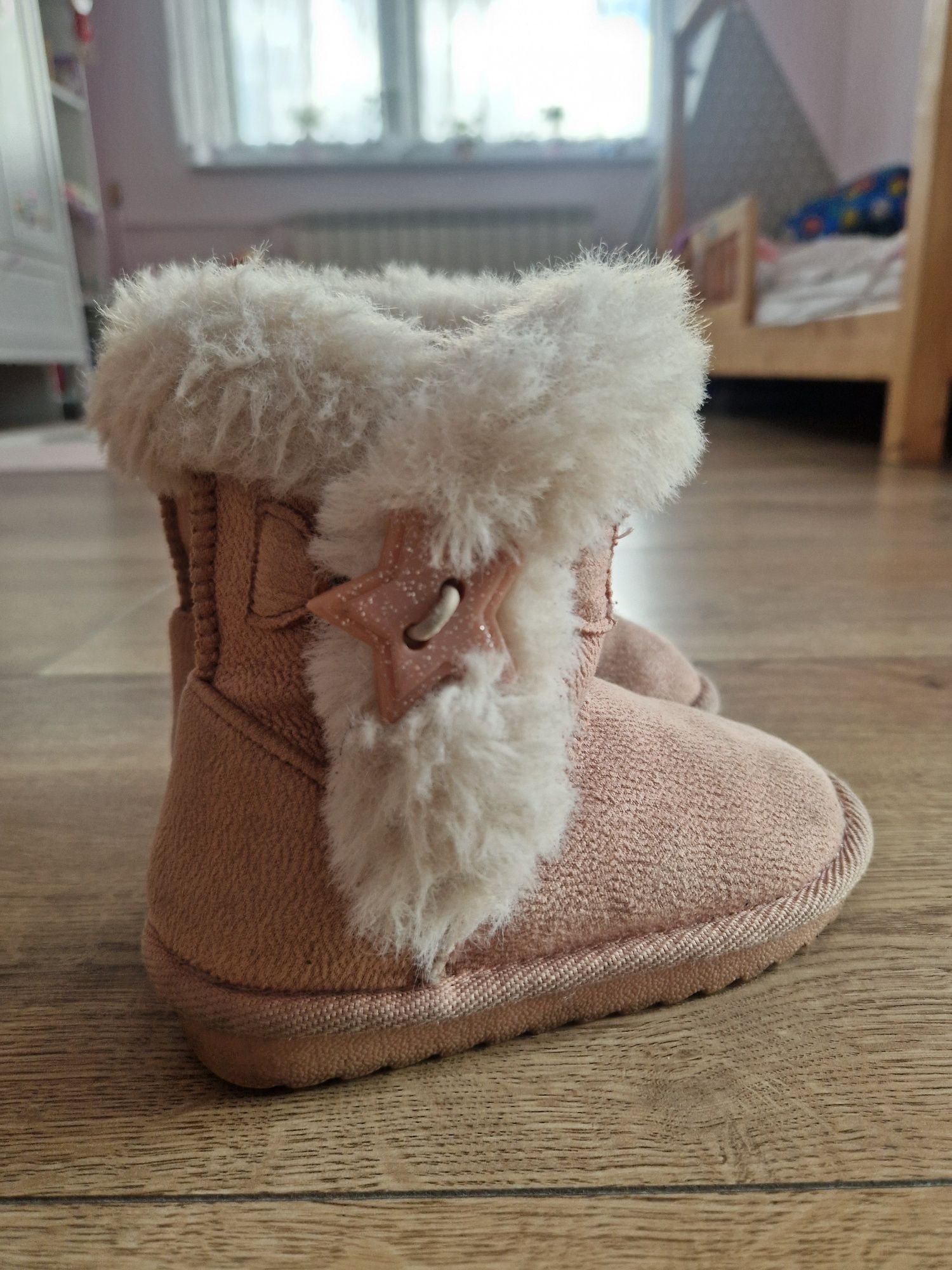 Buty zimowe dla dziewczynki 25/26