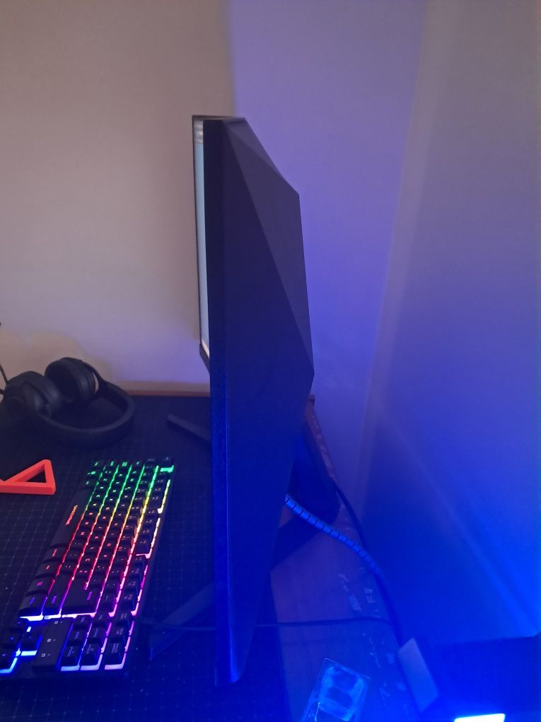 Monitor gaming  AOC