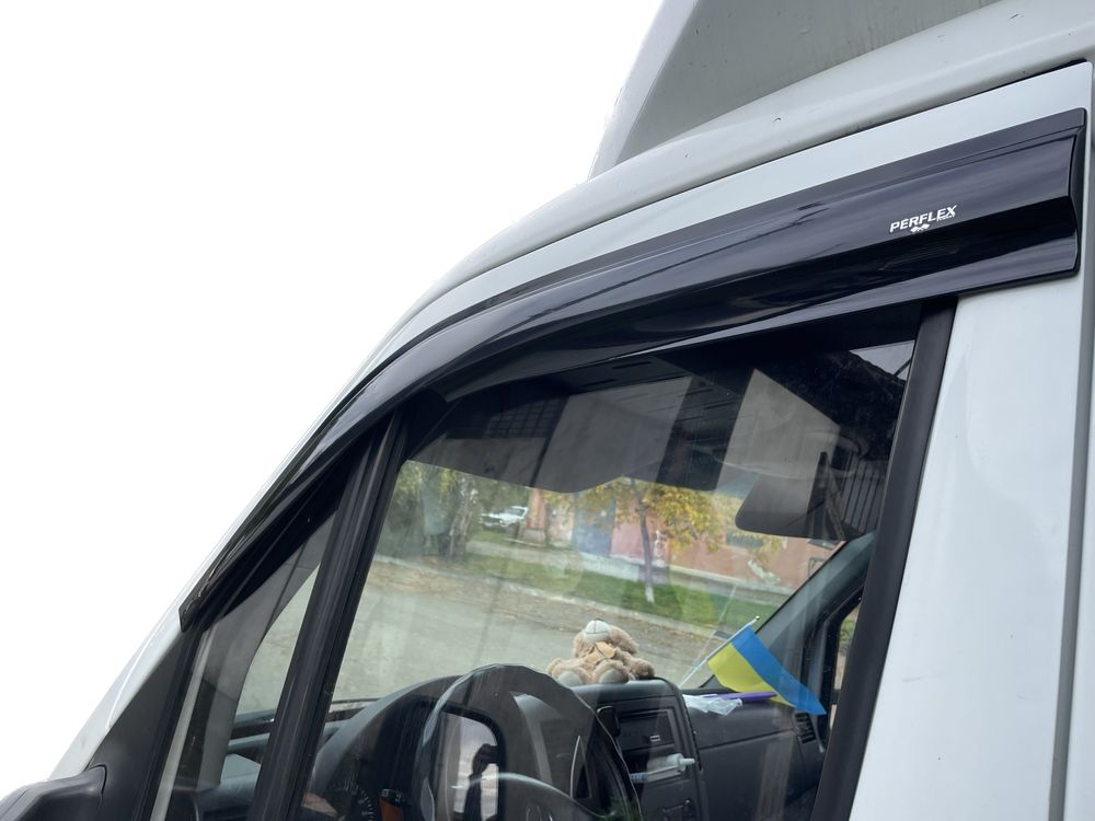 Ветровики дефлектори Mercedes Sprinter 906  Crafter 2006-2018 Perflex