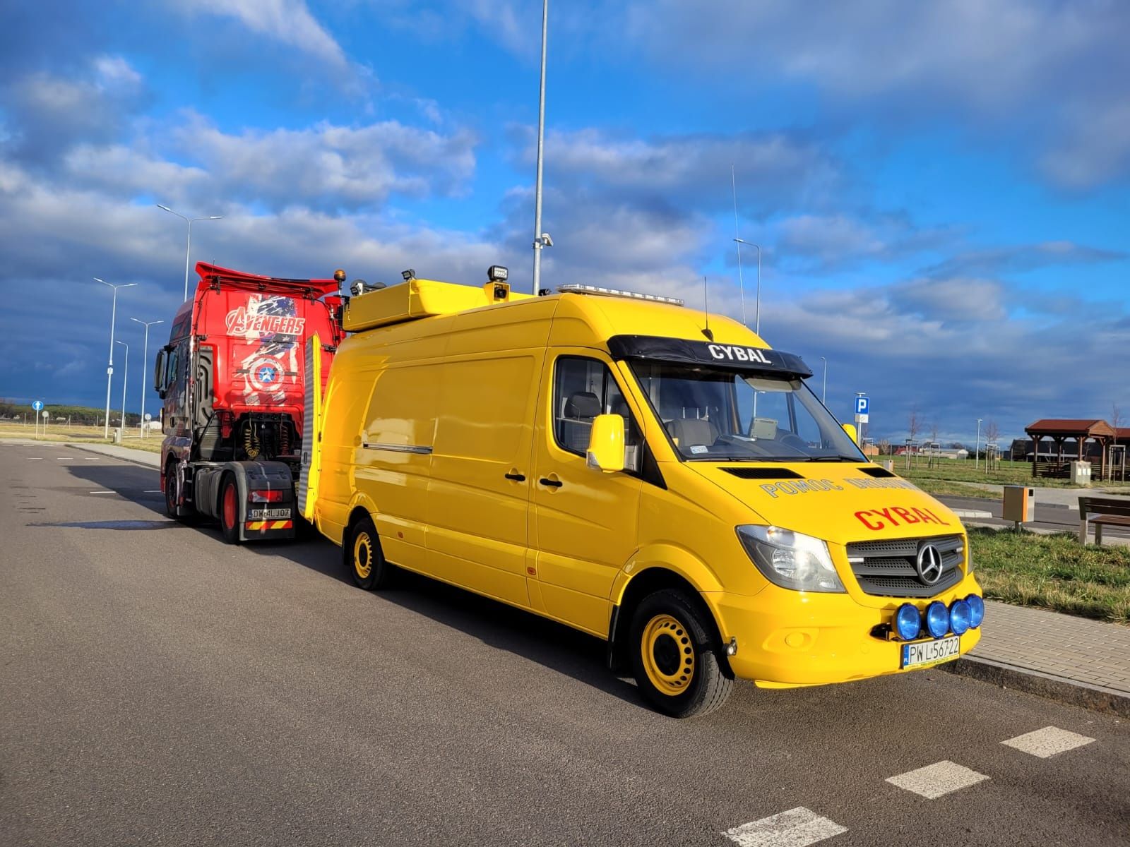 Pomoc drogowa TIR Holownik dzwig 24/7 A2  S3 S5 Mobilny Serwis opon