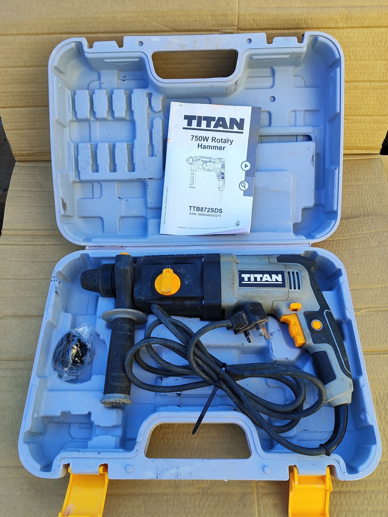 Młotowiertarka udarowa Titan 750wat