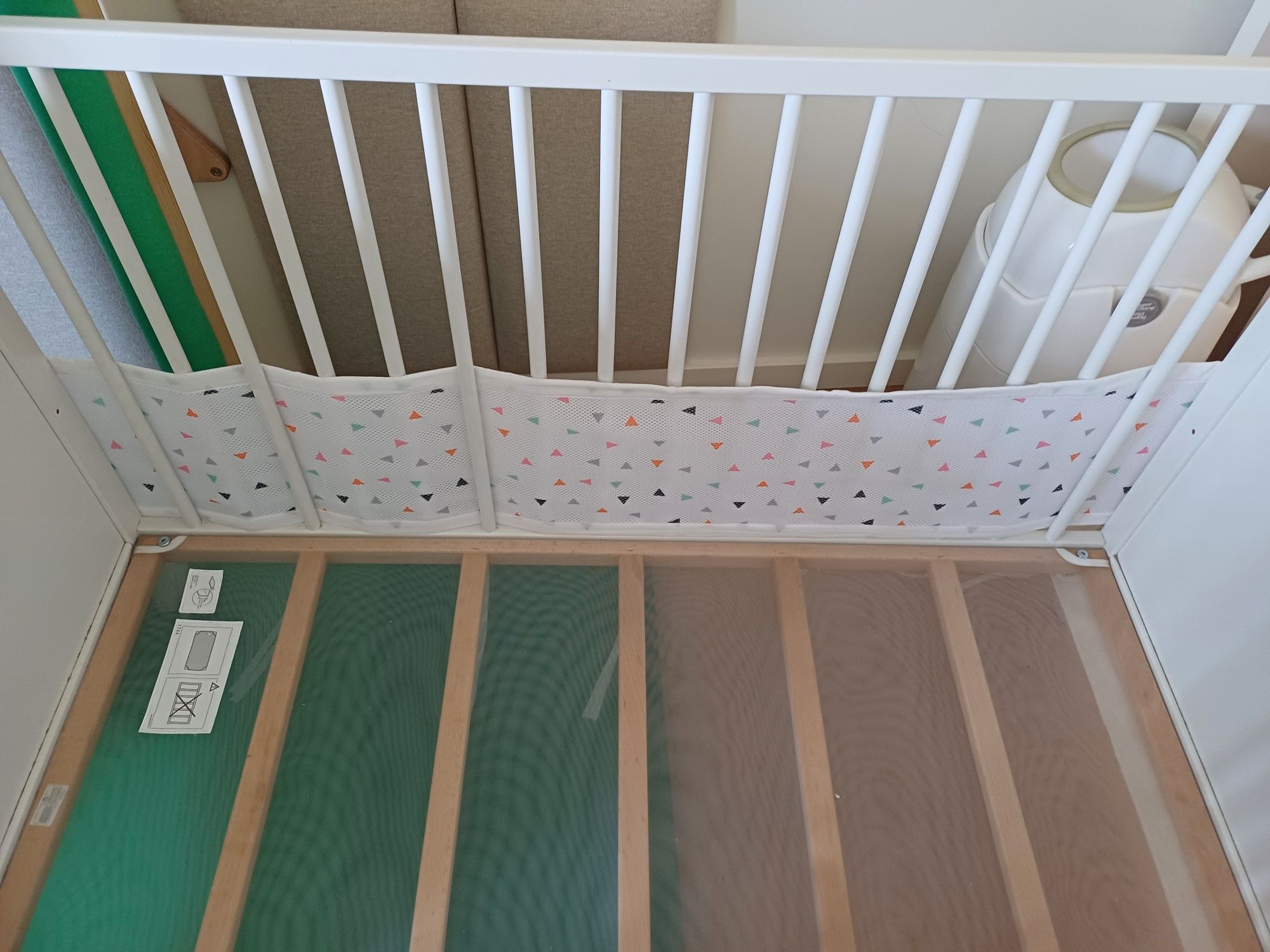 Berço de madeira branco (125×65 cm) – usado , em bom estado