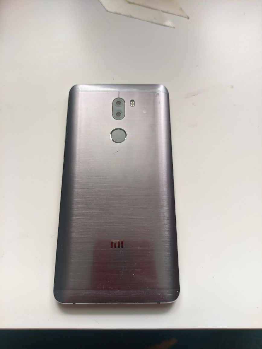 Продам xiaomi mi plus