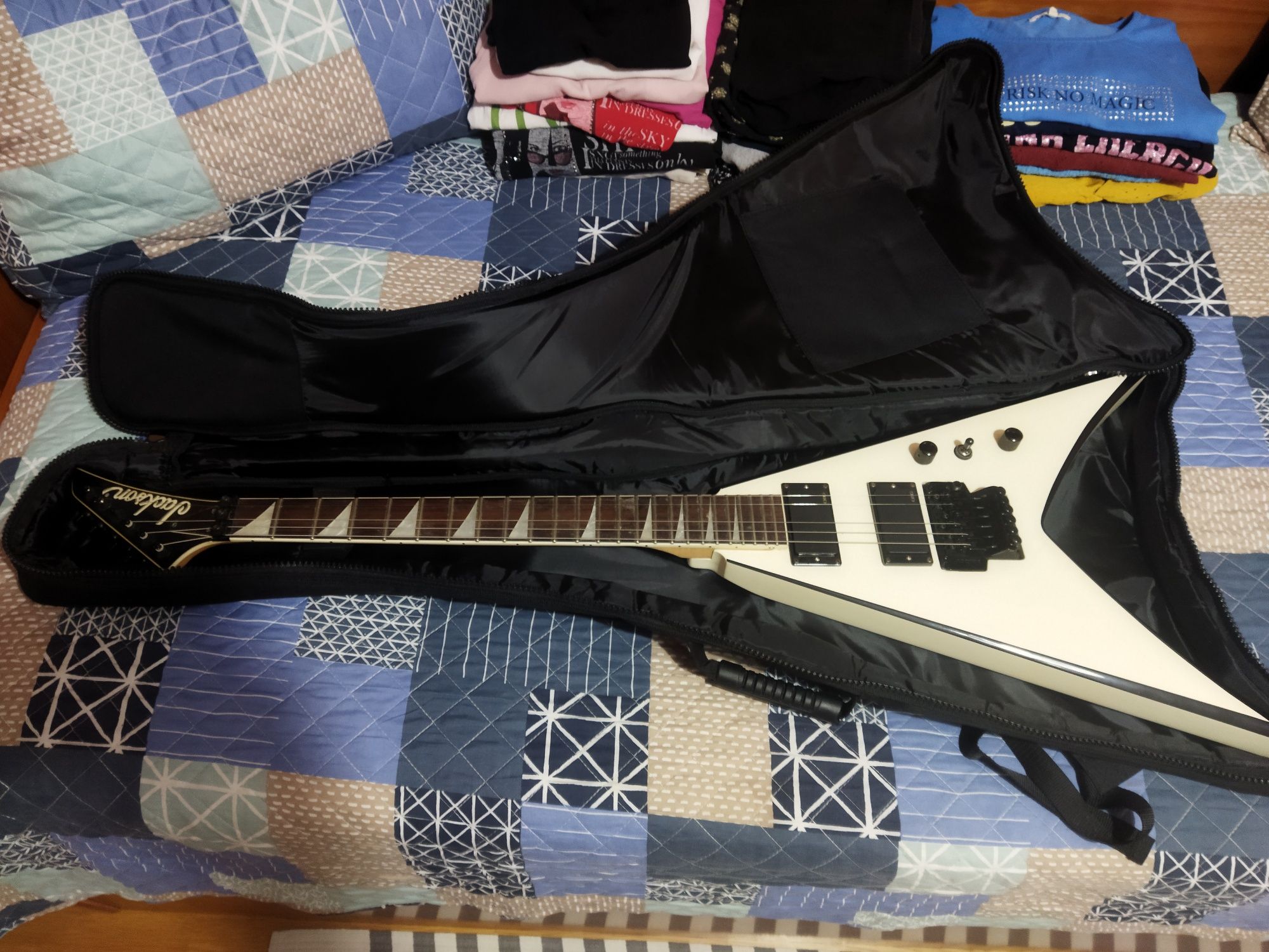 Jackson King V EMG, com Saco