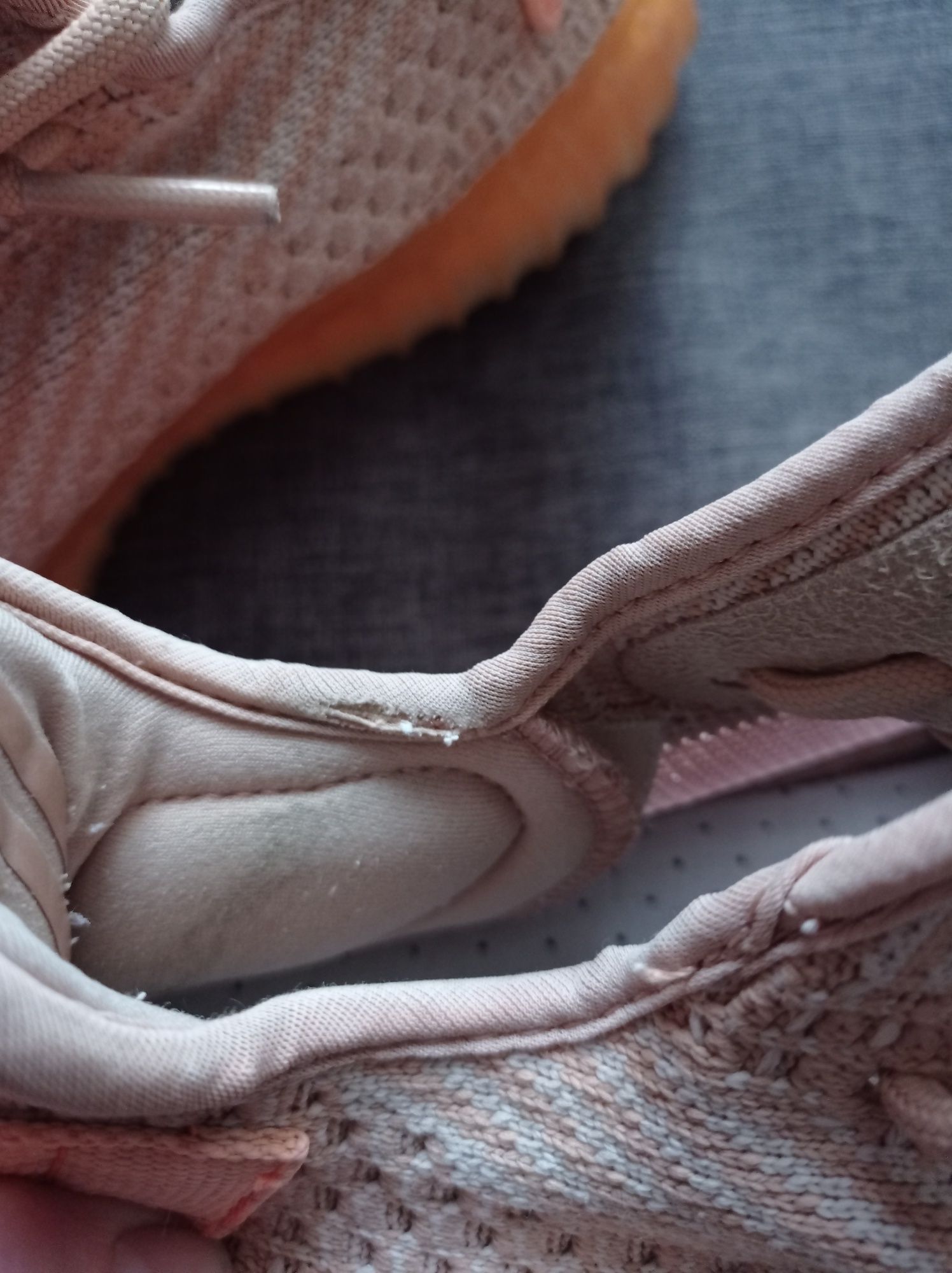Кросівки Yezee Boost 39 розмір