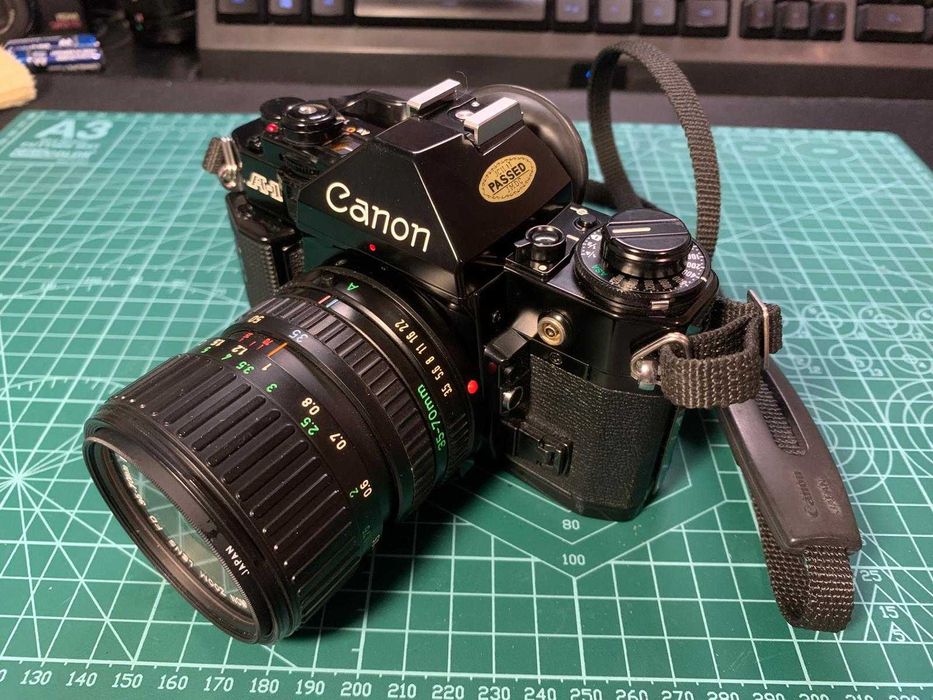 Canon A-1 com lente 35-70mm de 1982