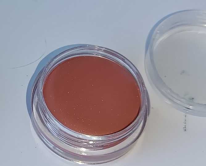 balsam do ust lekko koloryzujący