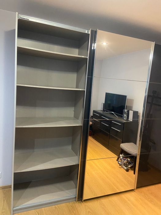 Sprzedam szarą, pakowną komodę