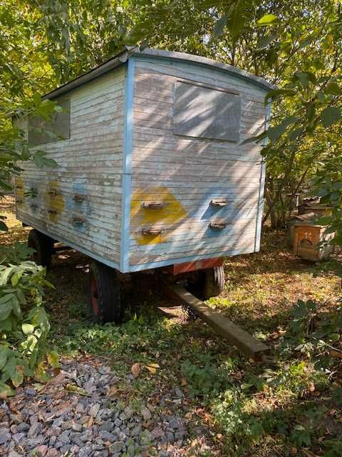 Продам    Бджолопавільйони і Платформу 7,5 м для бджіл